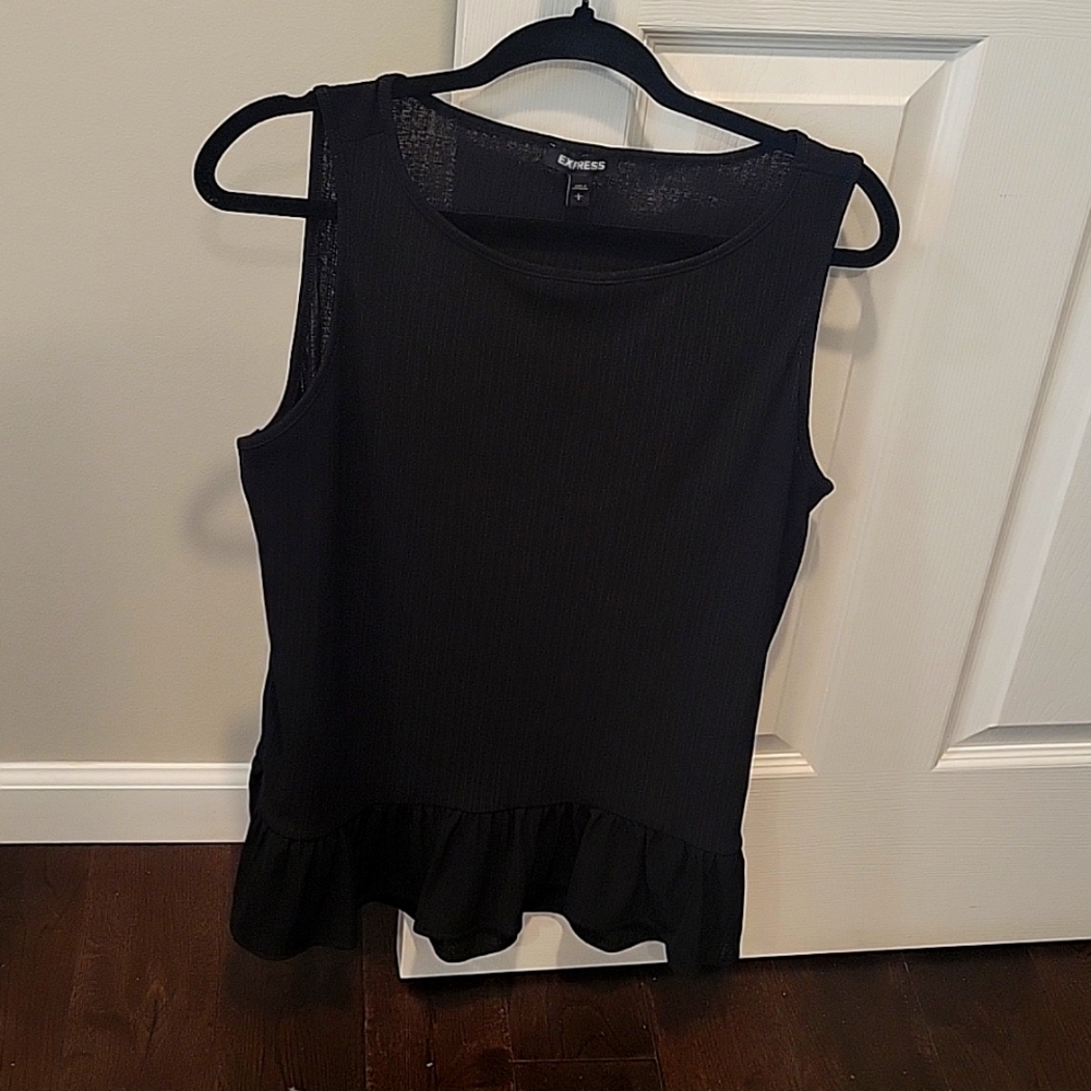 Express ruffle bottom Top L